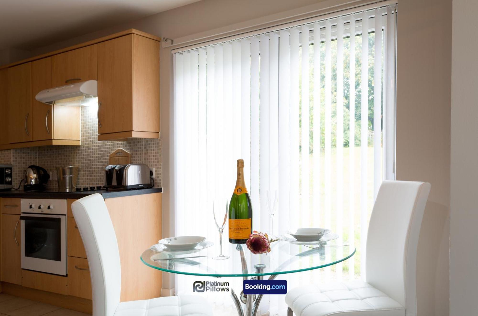 Modern Oxford 2 Bedroom Apartments, Families & Contractor Accommodation, Weekly & Monthly Stays Exterior photo